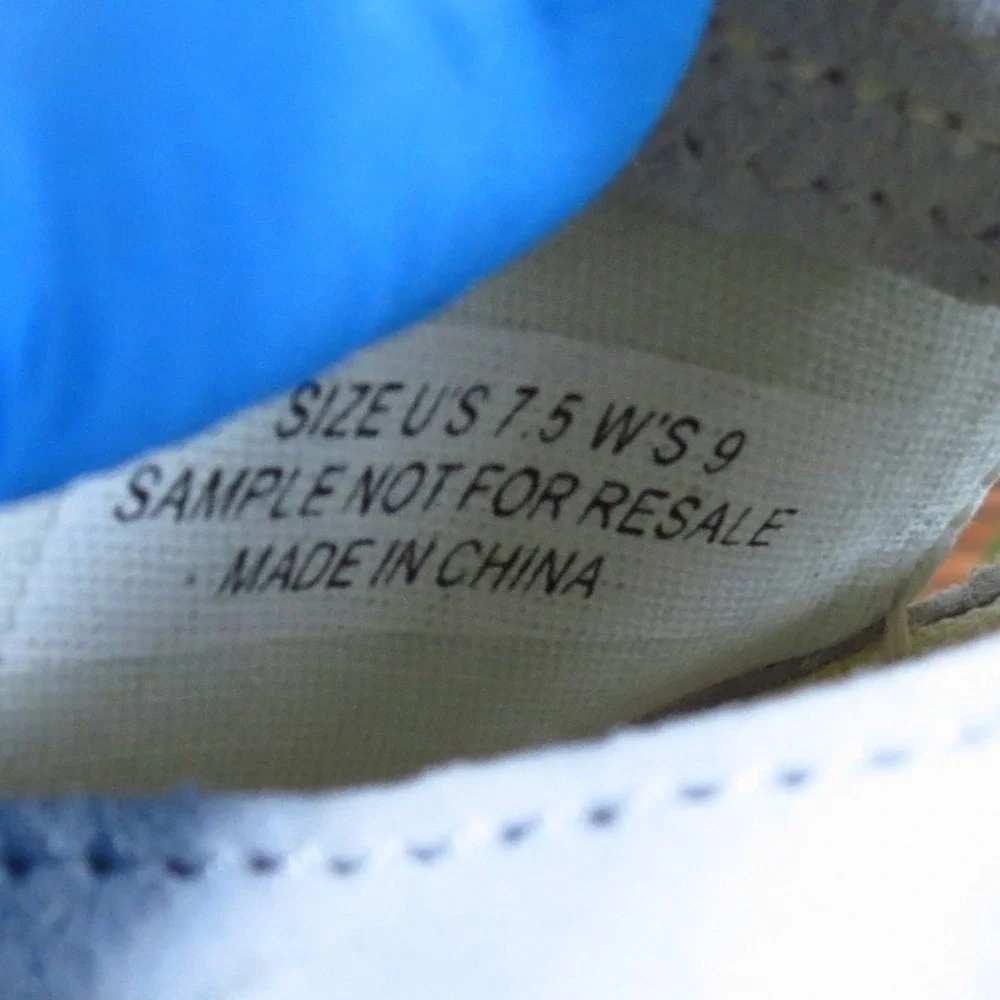 Vans LX Mary Jane 93 Women Shoe Size 9 Lifestyle Spa Blue Suede Buckle Sneaker